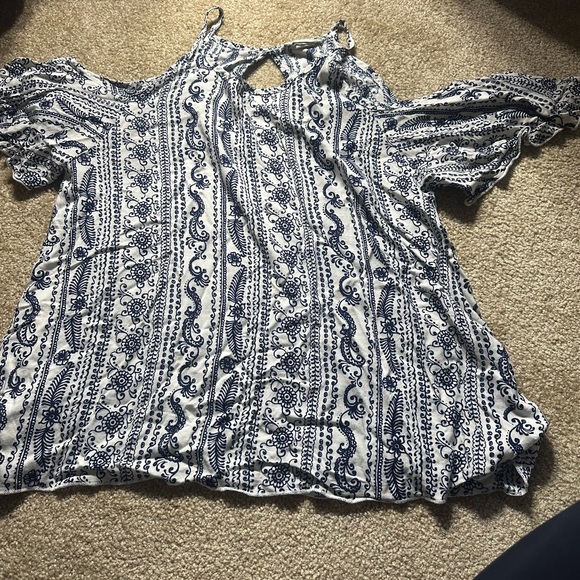 R2D Tops - Elegant Navy and White Cold Shoulder Blouse